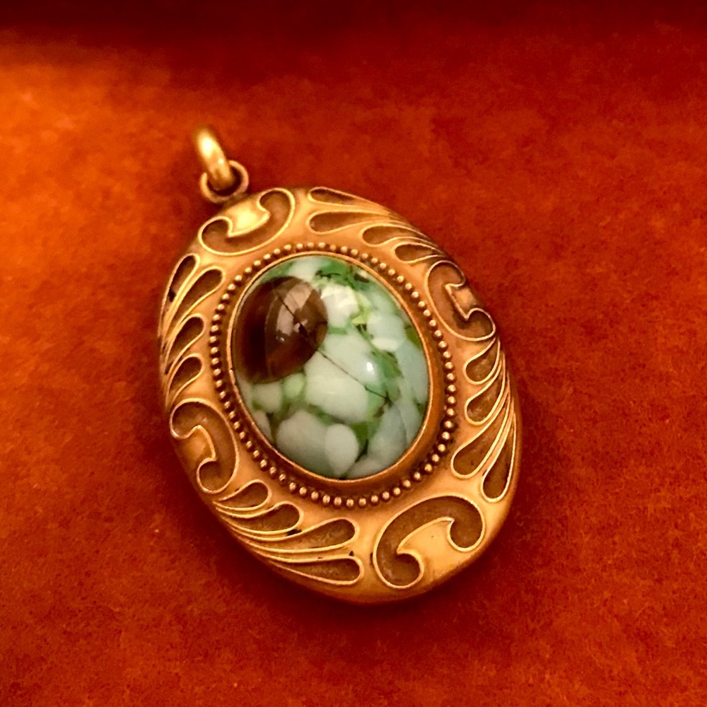 Vintage gold locket Pendant art nouveau